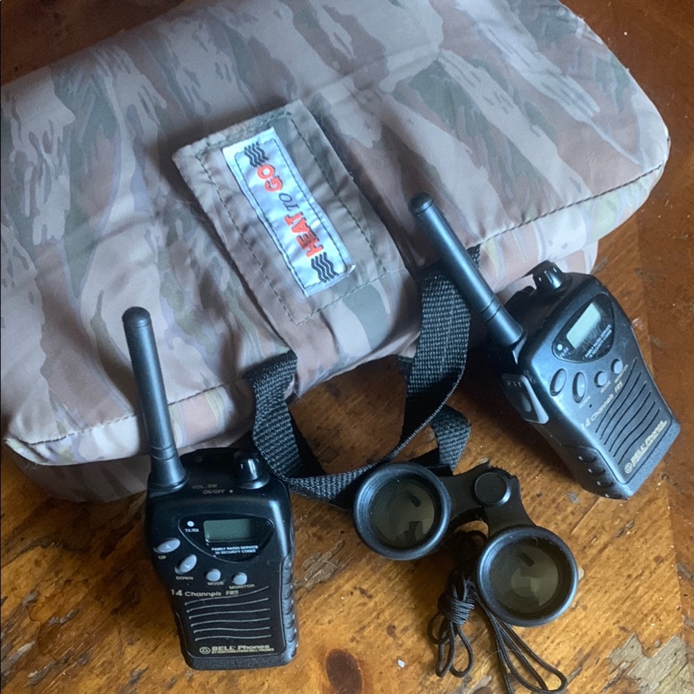 Bundle Black Two-Way walkie talkie LCD Display binocular and heat seat for one - Picture 6 of 9